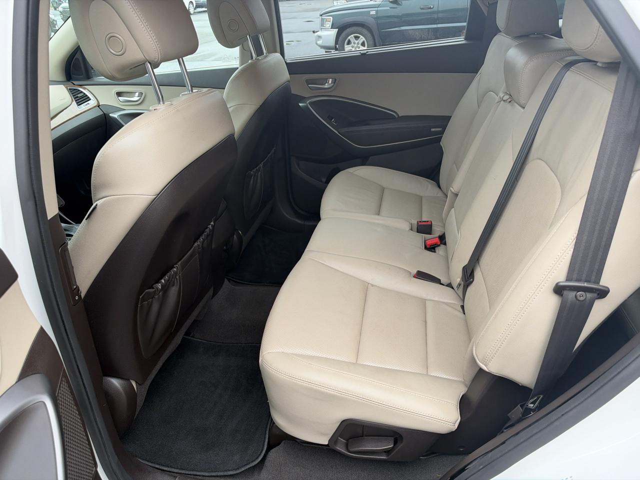 Hyundai Santa Fe AWD 4dr SE 2016