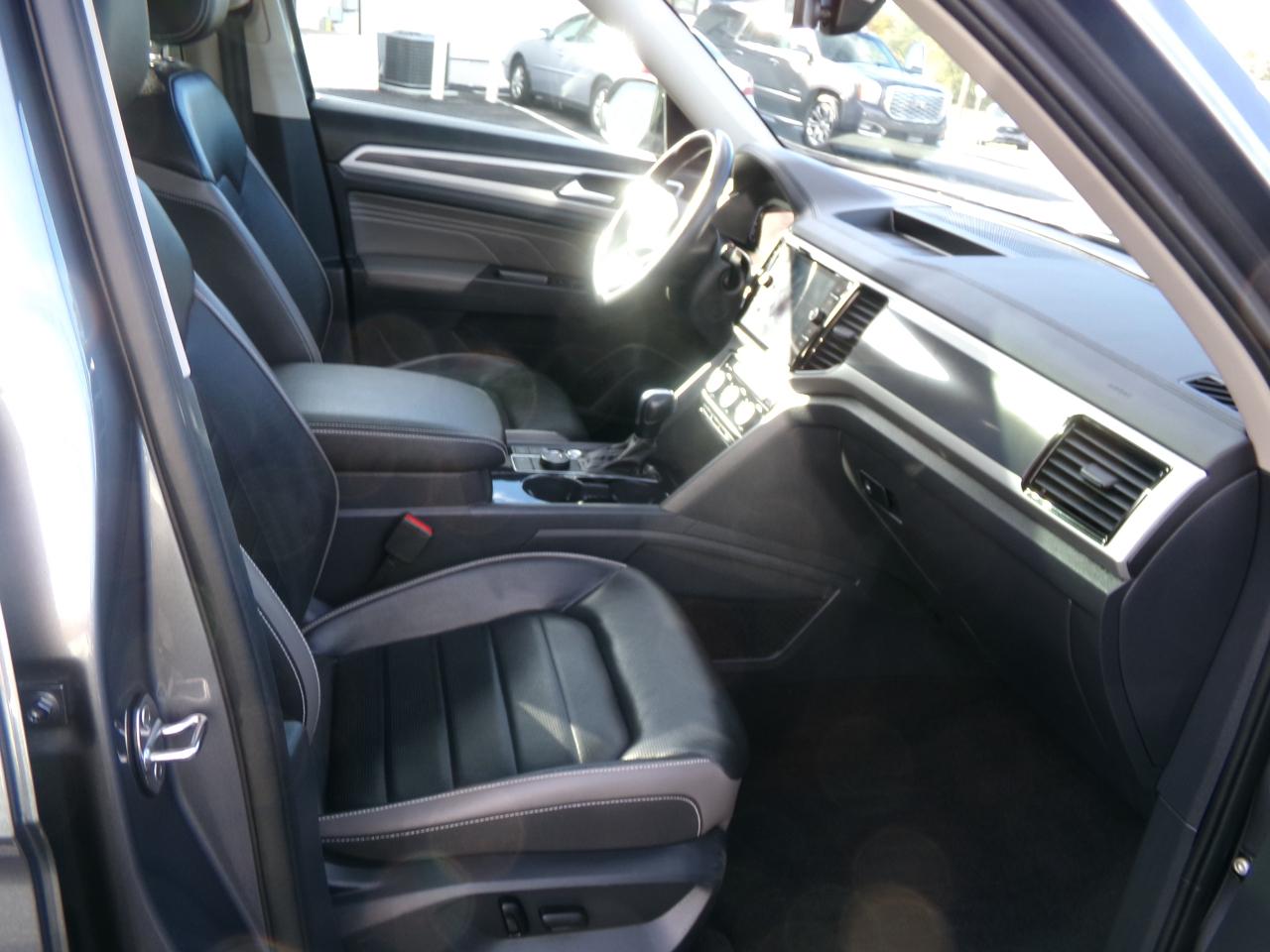 Volkswagen Atlas 3.6L V6 SEL R-Line Black 4MOTION 2023