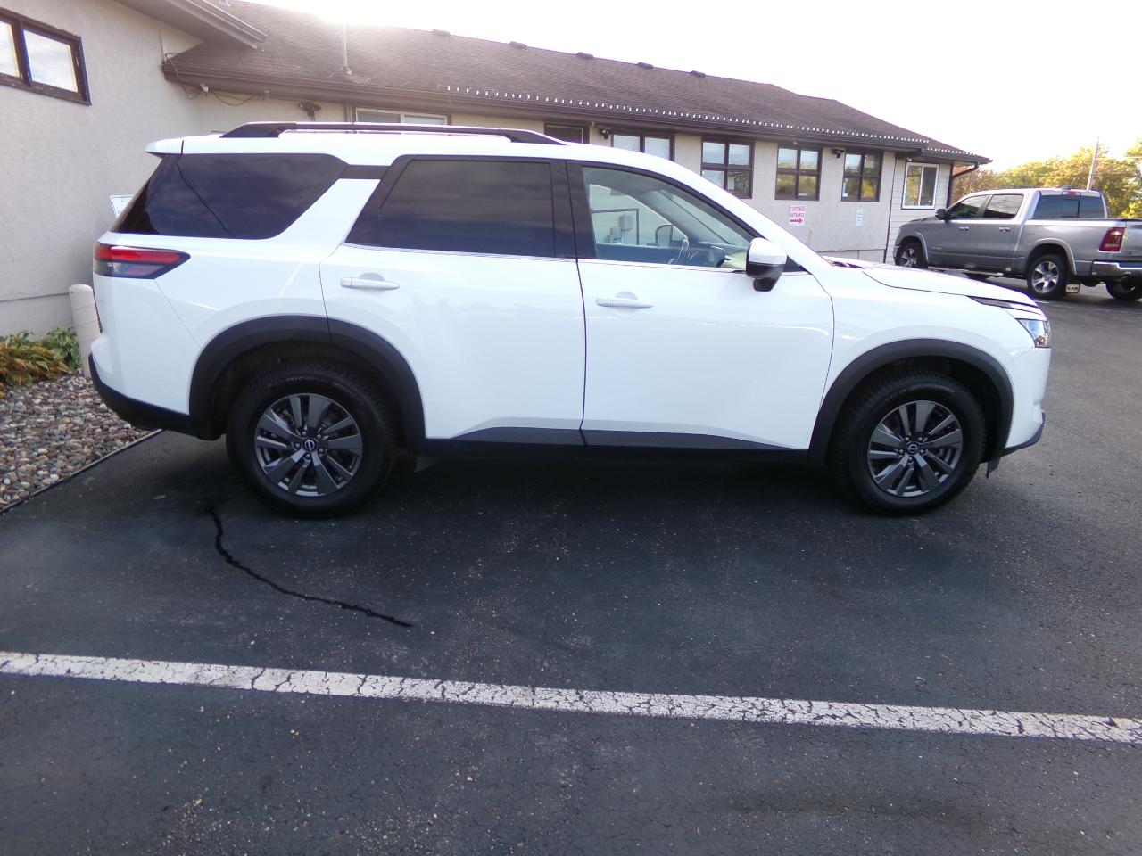 Nissan Pathfinder SV 4WD 2024