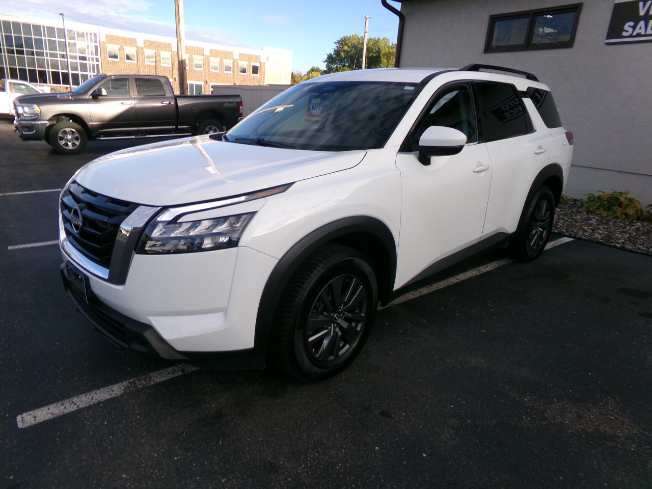 Nissan Pathfinder SV 4WD 2024