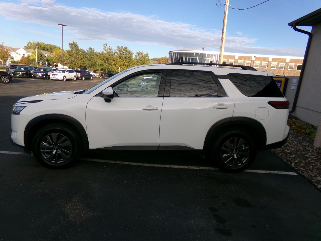 Nissan Pathfinder SV 4WD 2024