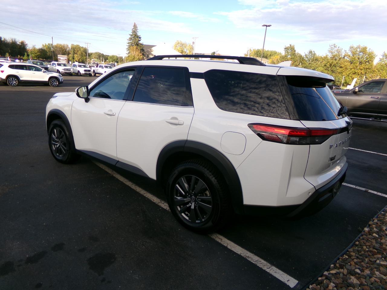 Nissan Pathfinder SV 4WD 2024