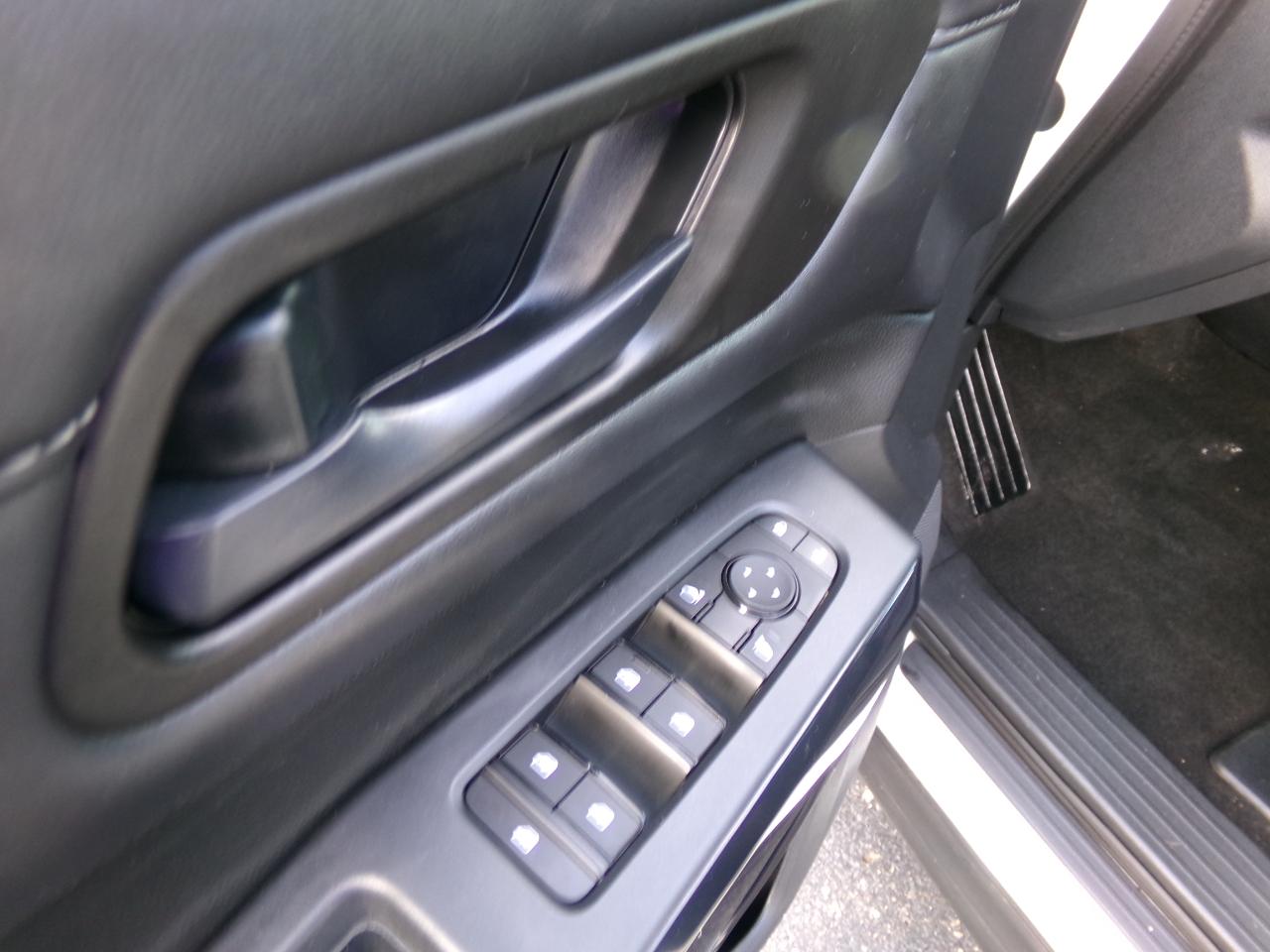 Nissan Pathfinder SV 4WD 2024