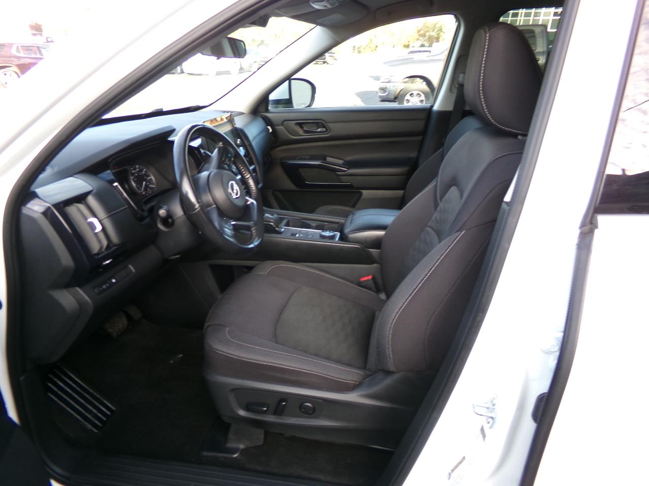 Nissan Pathfinder SV 4WD 2024