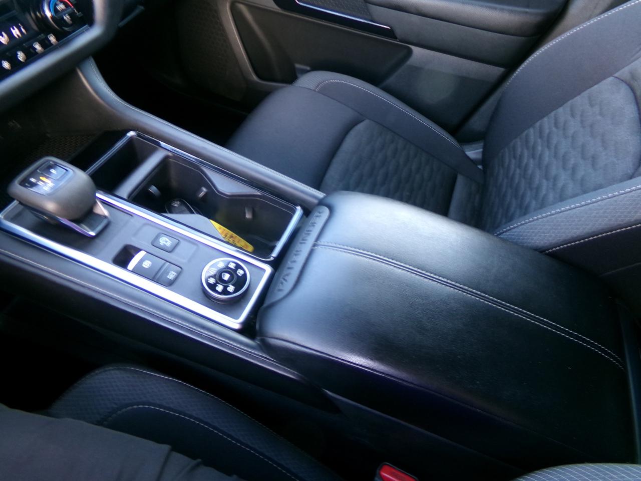 Nissan Pathfinder SV 4WD 2024