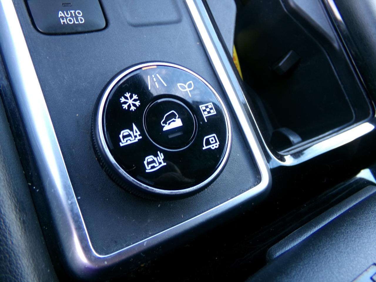 Nissan Pathfinder SV 4WD 2024