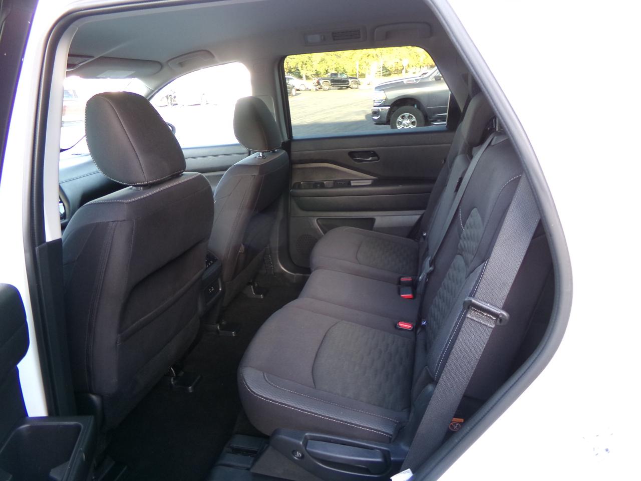 Nissan Pathfinder SV 4WD 2024
