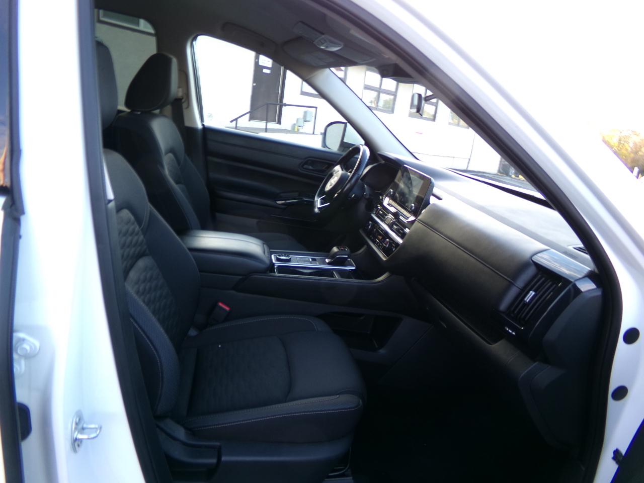 Nissan Pathfinder SV 4WD 2024