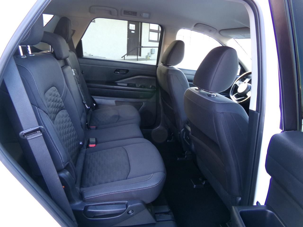 Nissan Pathfinder SV 4WD 2024