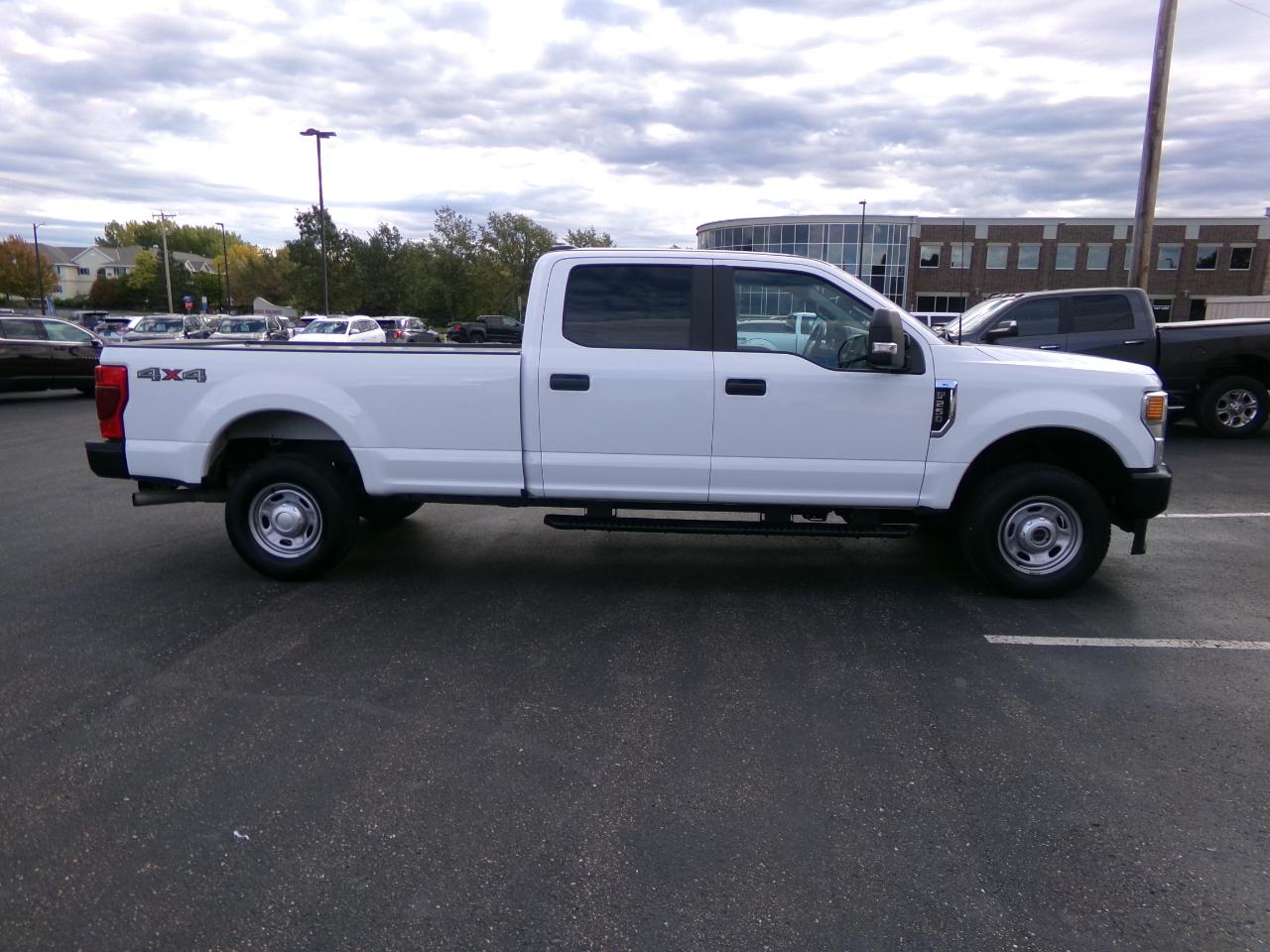 Ford Super Duty F-250 SRW XL 4WD Crew Cab 8' Box 2022