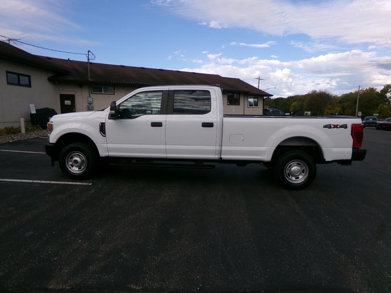 Ford Super Duty F-250 SRW XL 4WD Crew Cab 8' Box 2022