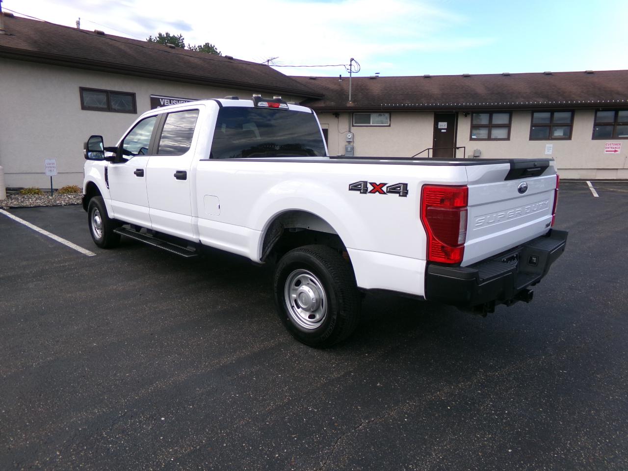 Ford Super Duty F-250 SRW XL 4WD Crew Cab 8' Box 2022