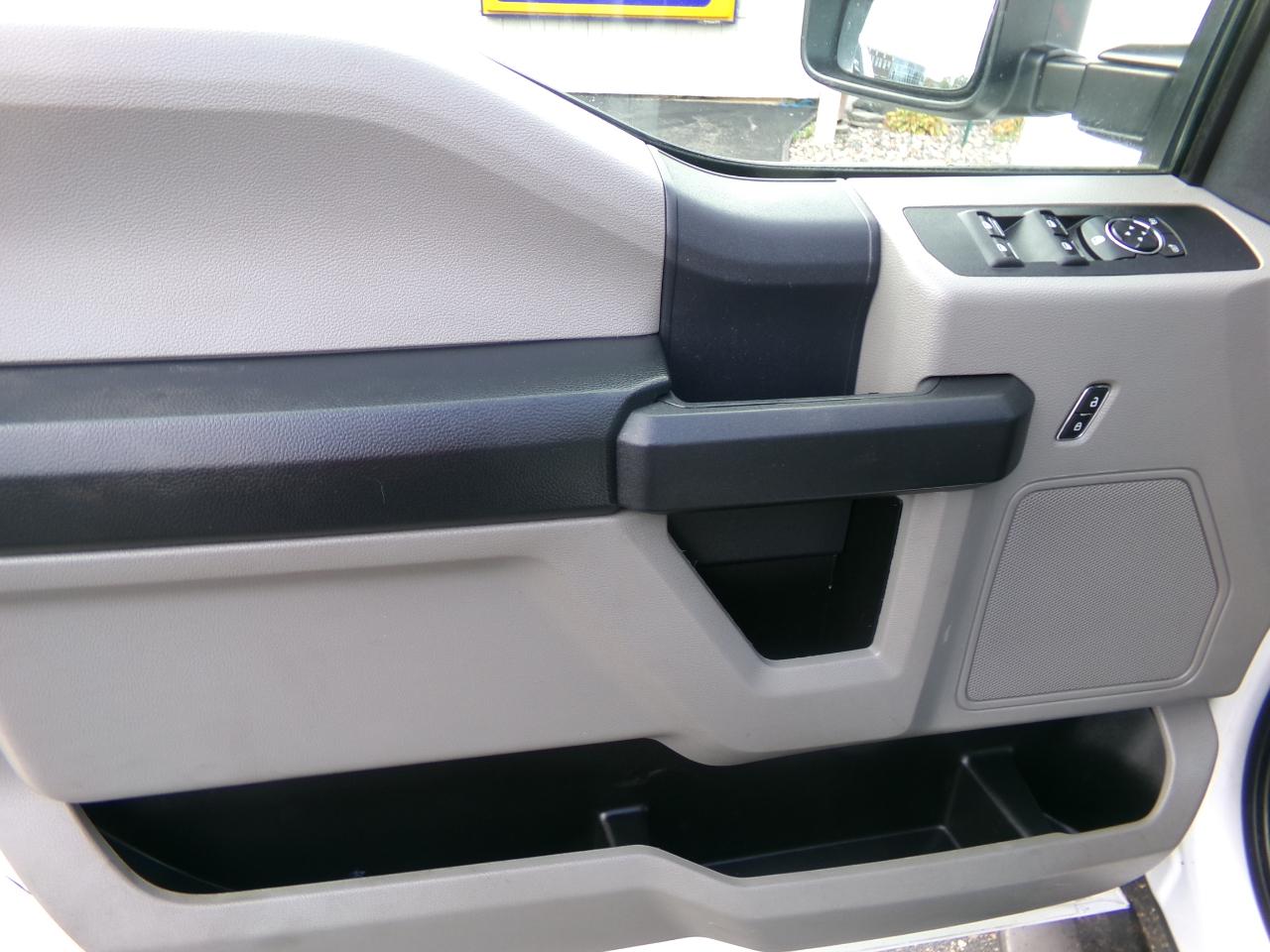 Ford Super Duty F-250 SRW XL 4WD Crew Cab 8' Box 2022