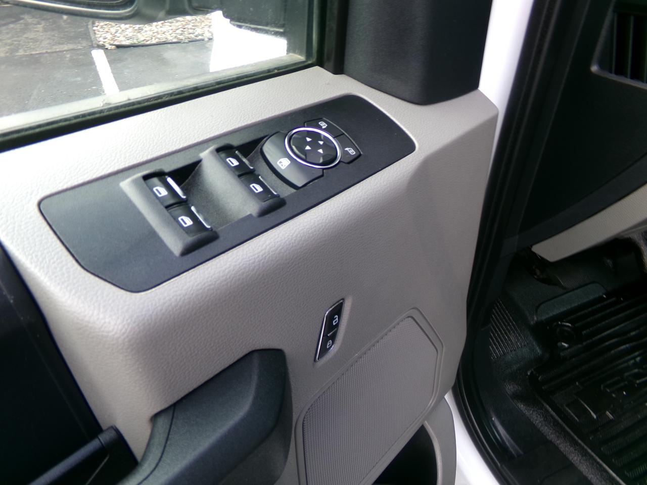 Ford Super Duty F-250 SRW XL 4WD Crew Cab 8' Box 2022