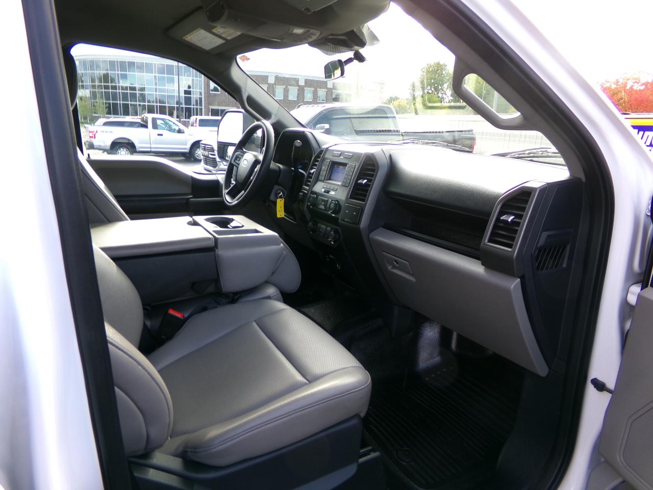 Ford Super Duty F-250 SRW XL 4WD Crew Cab 8' Box 2022