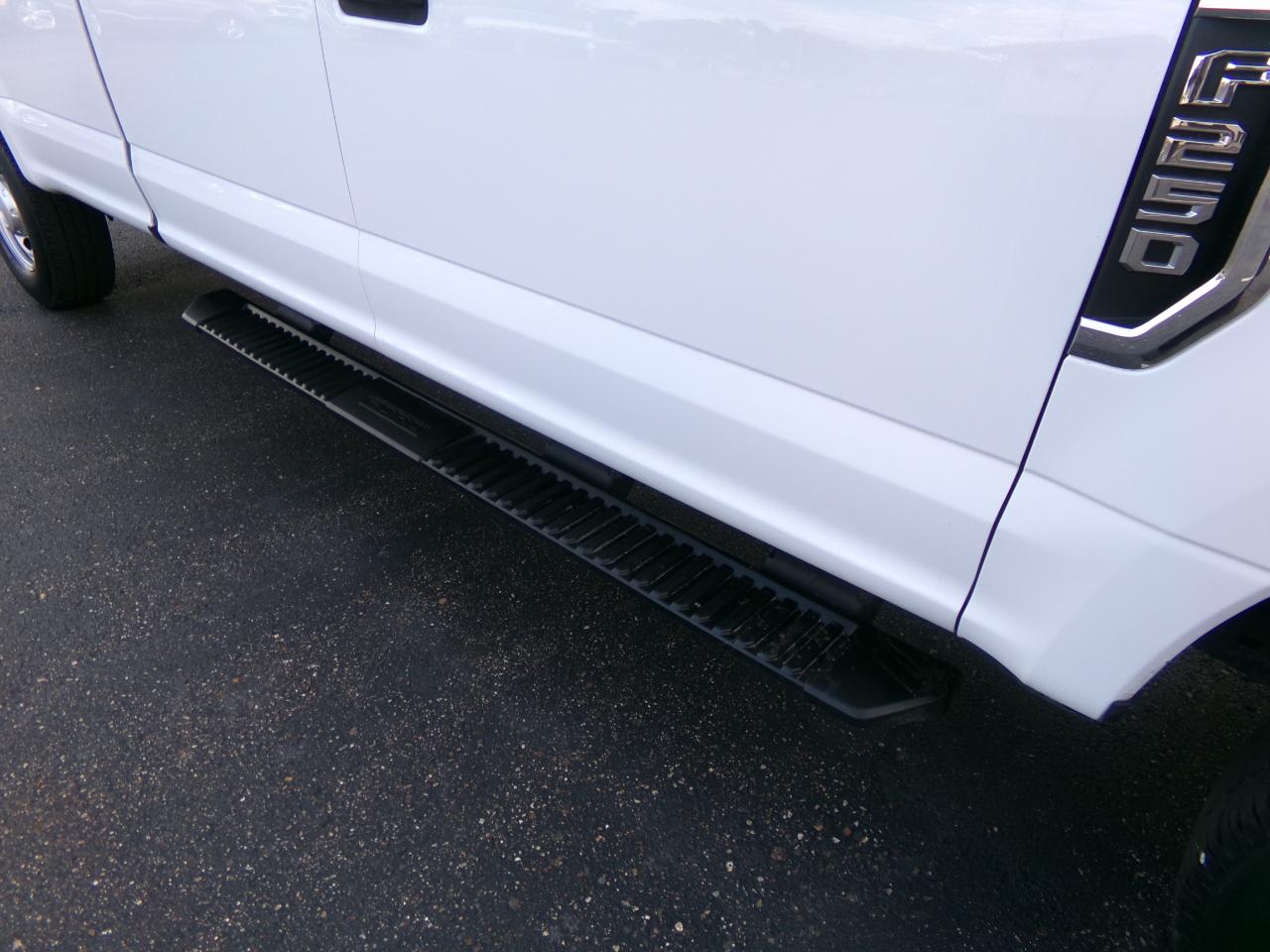 Ford Super Duty F-250 SRW XL 4WD Crew Cab 8' Box 2022