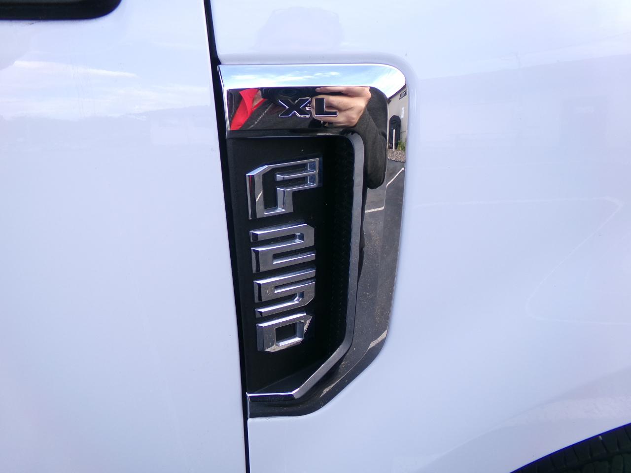 Ford Super Duty F-250 SRW XL 4WD Crew Cab 8' Box 2022
