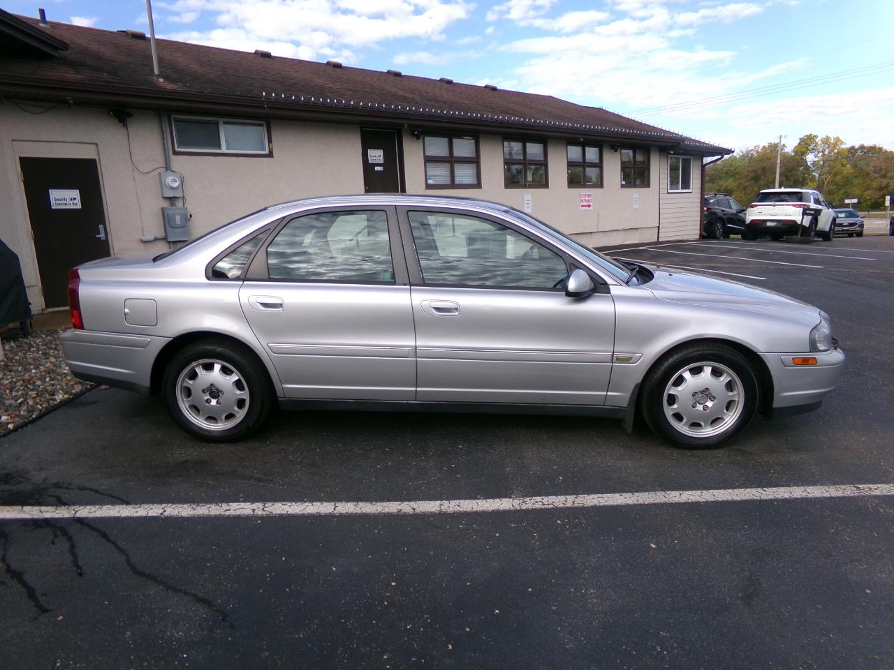 Volvo S80 2.9 A SR 4dr Sdn w/Sunroof 2002