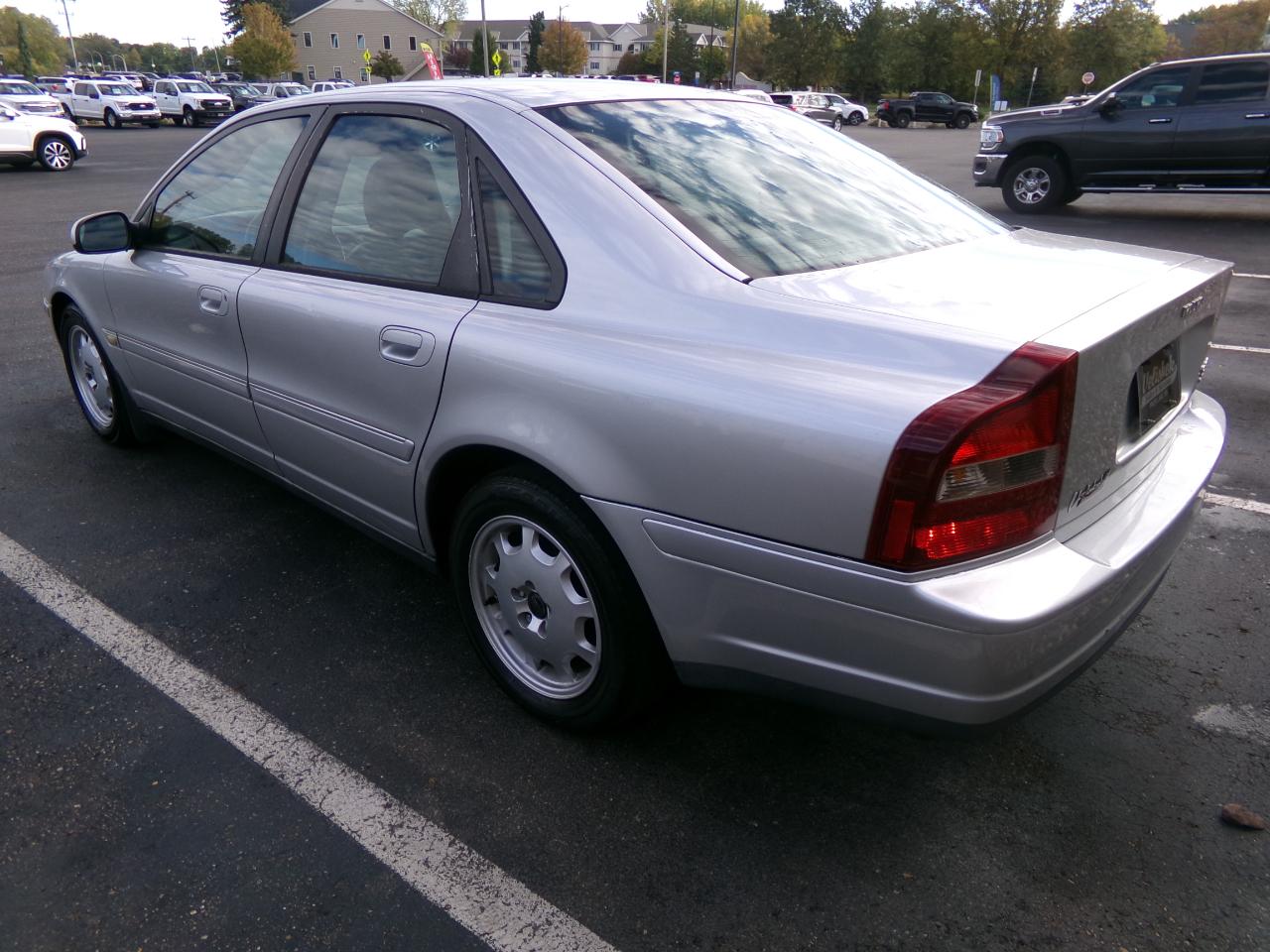 Volvo S80 2.9 A SR 4dr Sdn w/Sunroof 2002