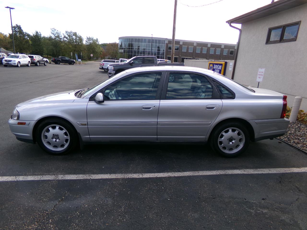 Volvo S80 2.9 A SR 4dr Sdn w/Sunroof 2002