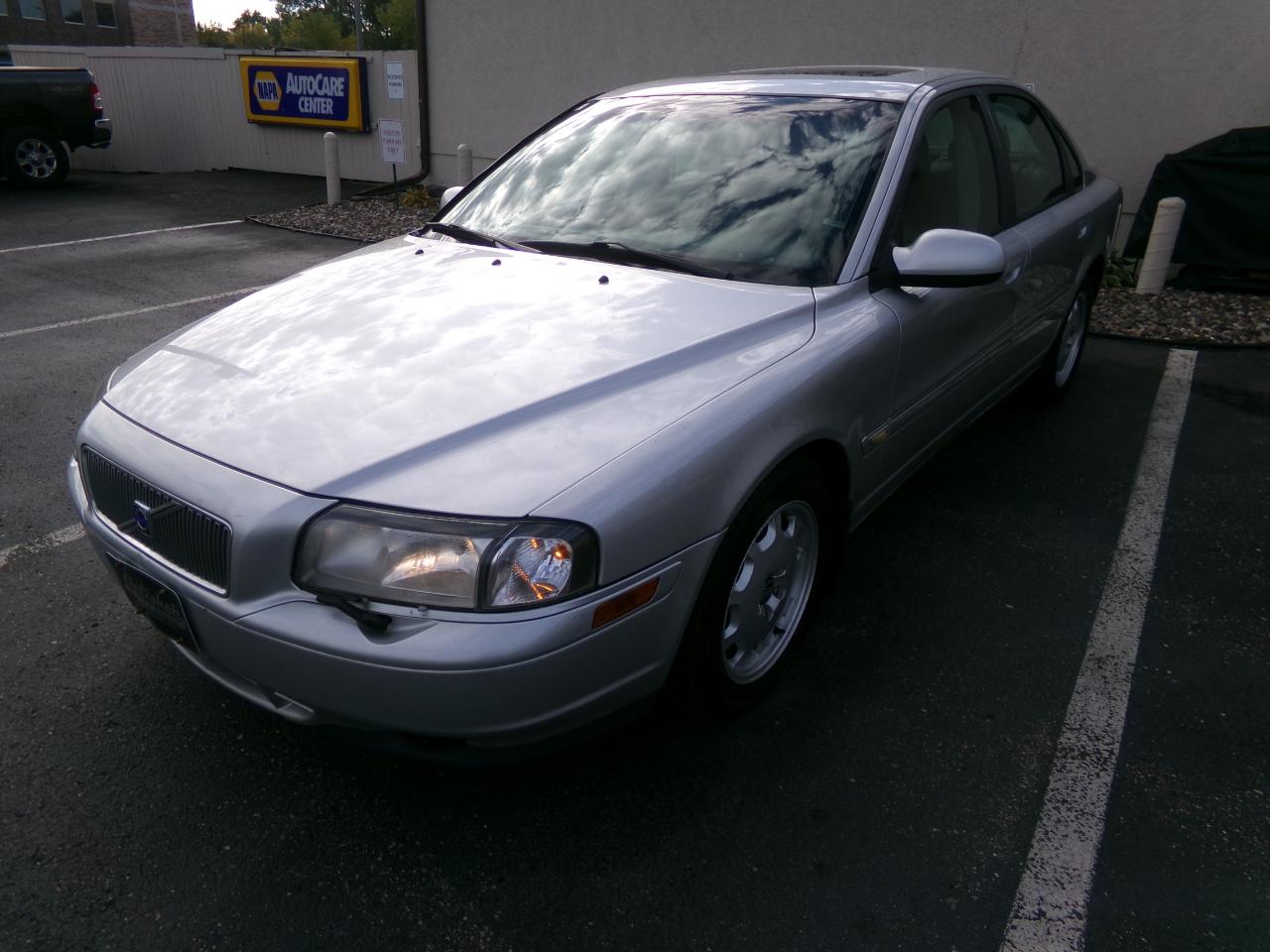 Volvo S80 2.9 A SR 4dr Sdn w/Sunroof 2002