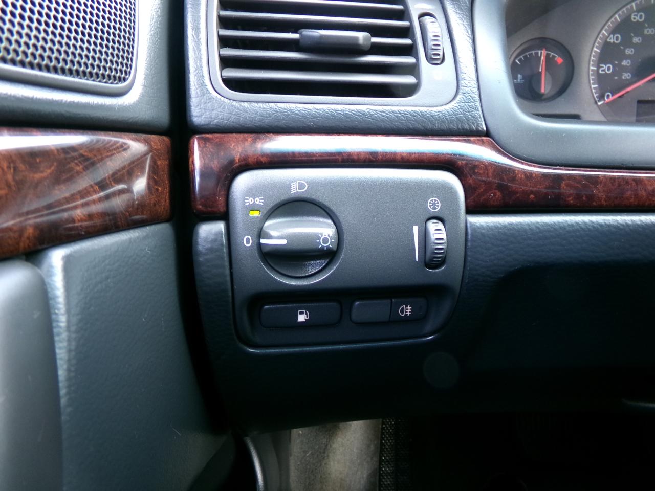 Volvo S80 2.9 A SR 4dr Sdn w/Sunroof 2002