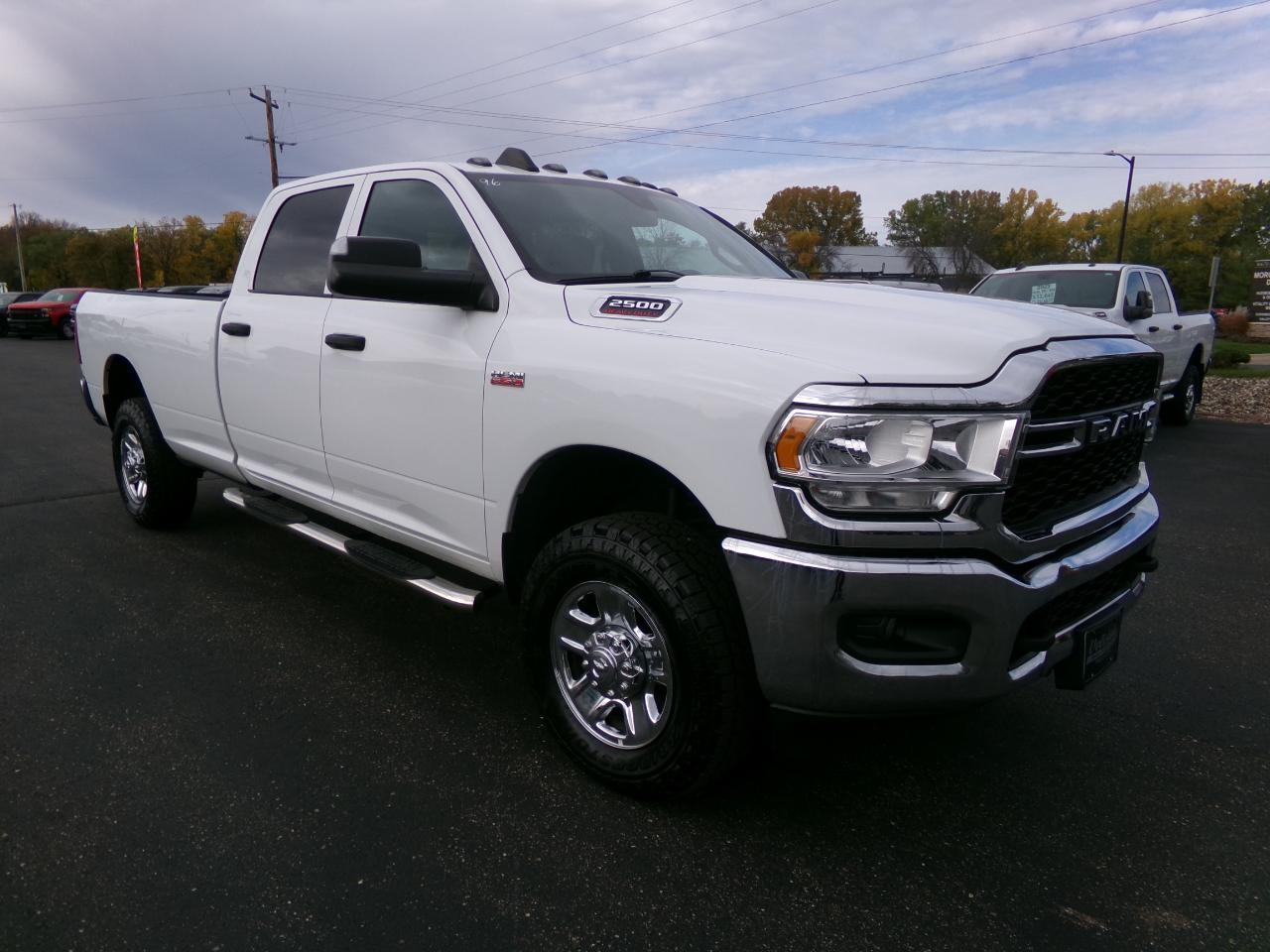2022 RAM 2500 Tradesman 4x4 Crew Cab 8' Box