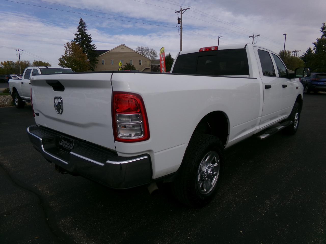 RAM 2500 Tradesman 4x4 Crew Cab 8' Box 2022