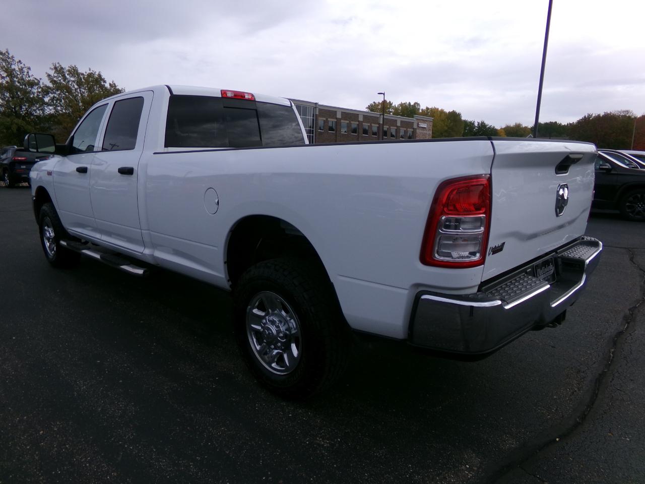 RAM 2500 Tradesman 4x4 Crew Cab 8' Box 2022