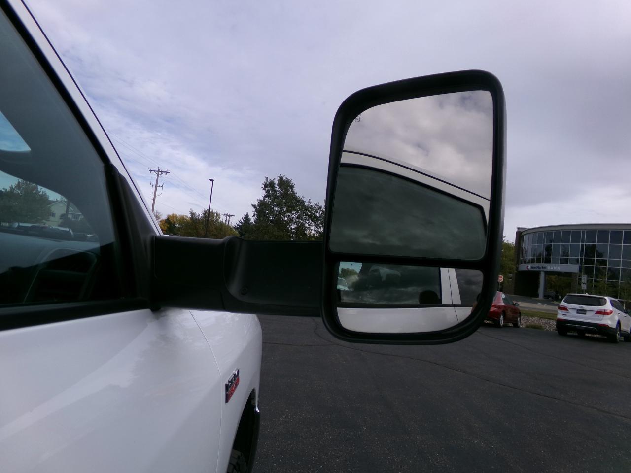 RAM 2500 Tradesman 4x4 Crew Cab 8' Box 2022
