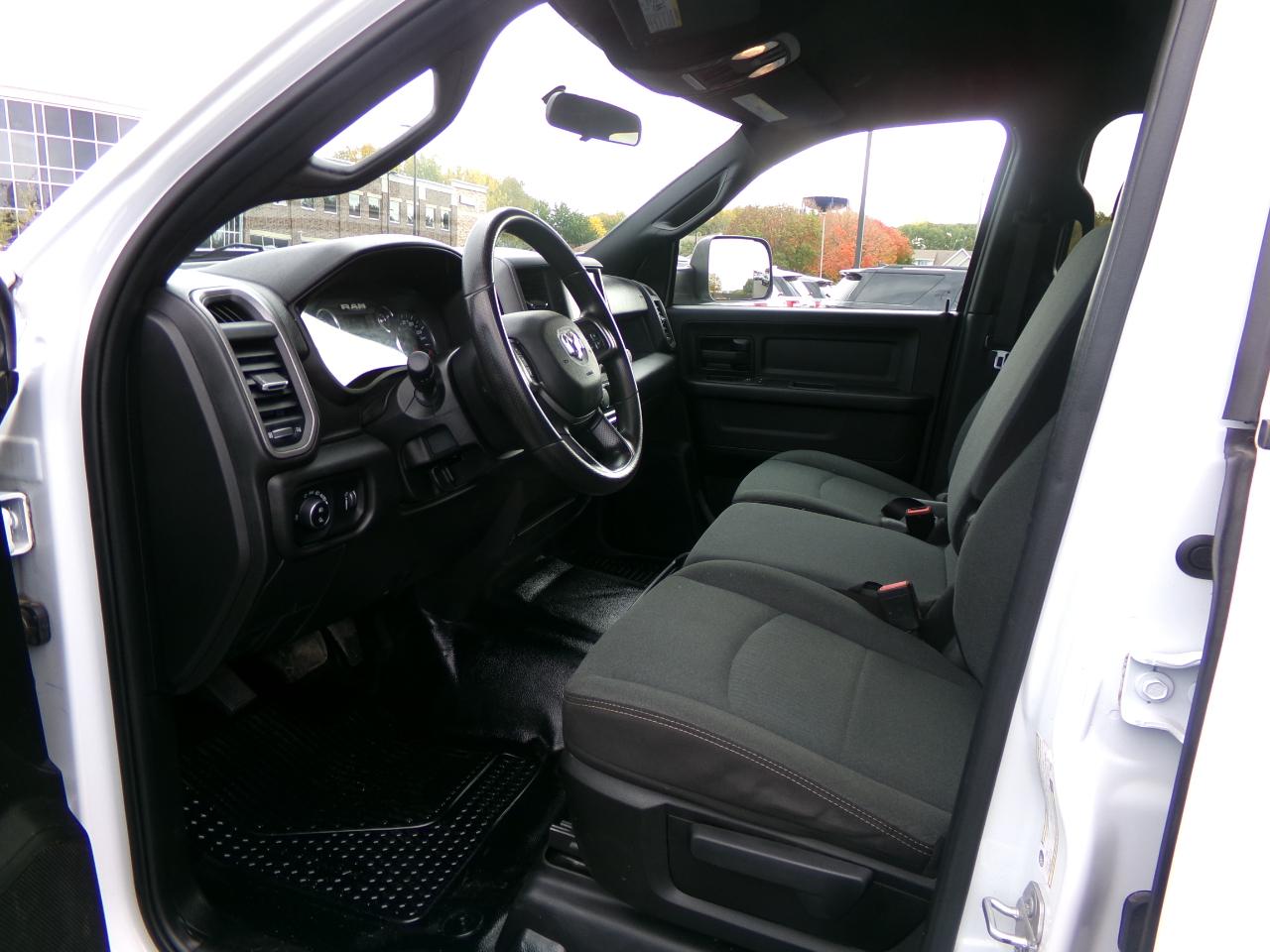 RAM 2500 Tradesman 4x4 Crew Cab 8' Box 2022
