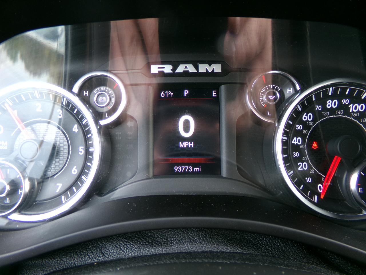 RAM 2500 Tradesman 4x4 Crew Cab 8' Box 2022