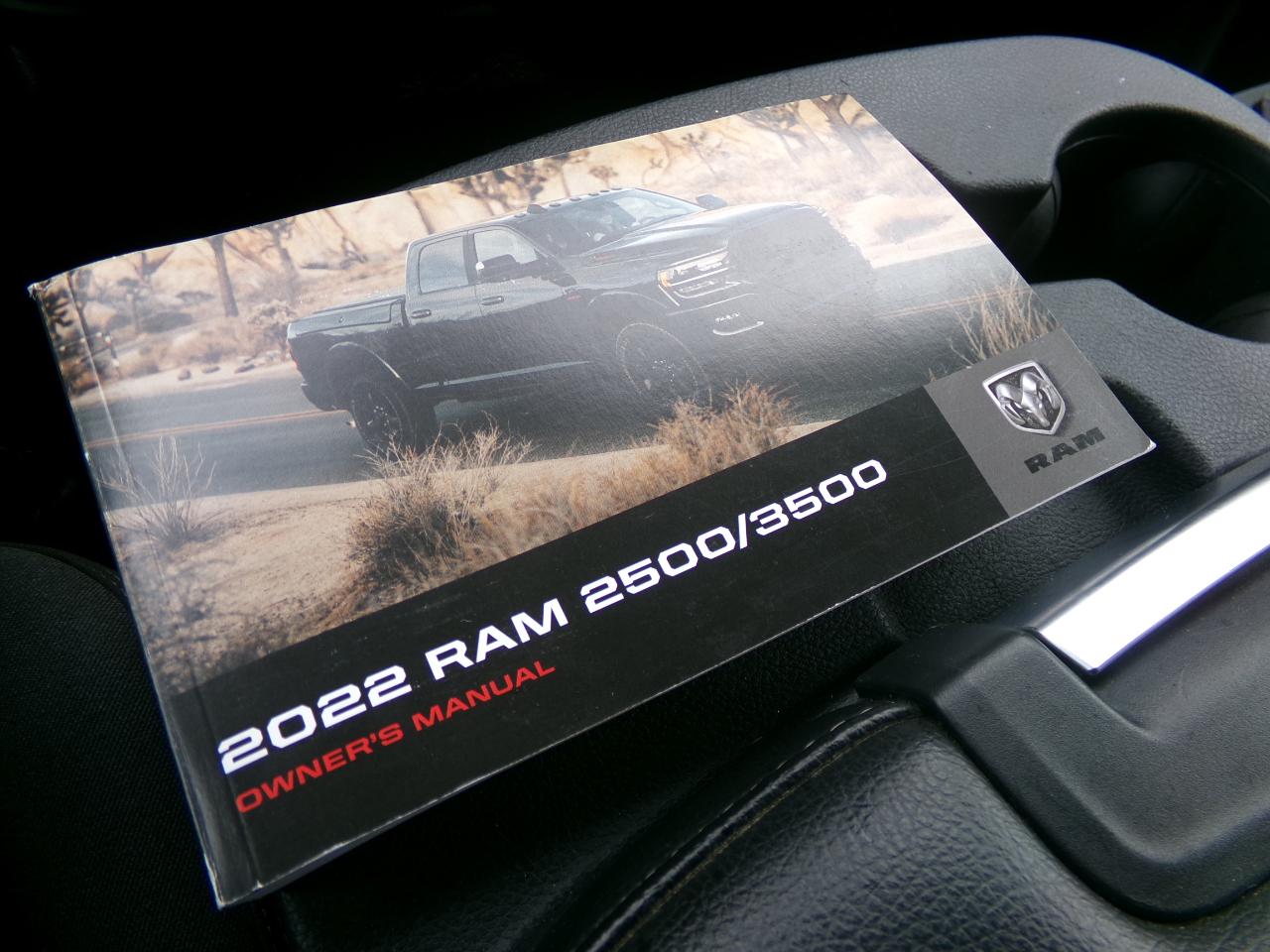 RAM 2500 Tradesman 4x4 Crew Cab 8' Box 2022