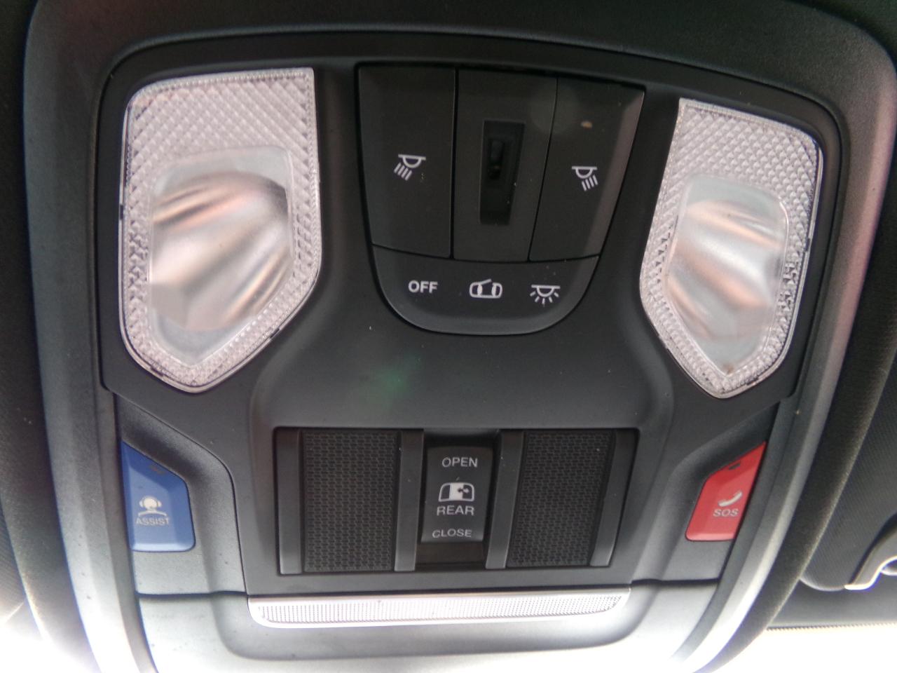 RAM 2500 Tradesman 4x4 Crew Cab 8' Box 2022