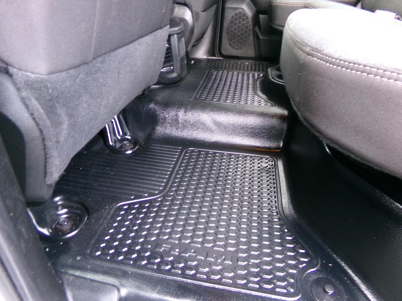 RAM 2500 Tradesman 4x4 Crew Cab 8' Box 2022