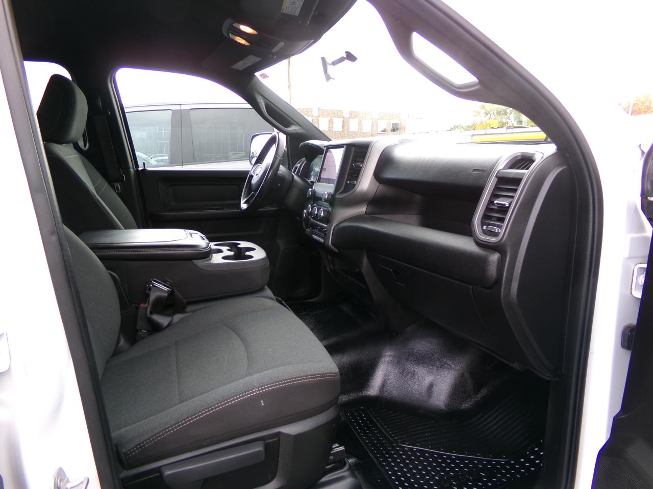 RAM 2500 Tradesman 4x4 Crew Cab 8' Box 2022
