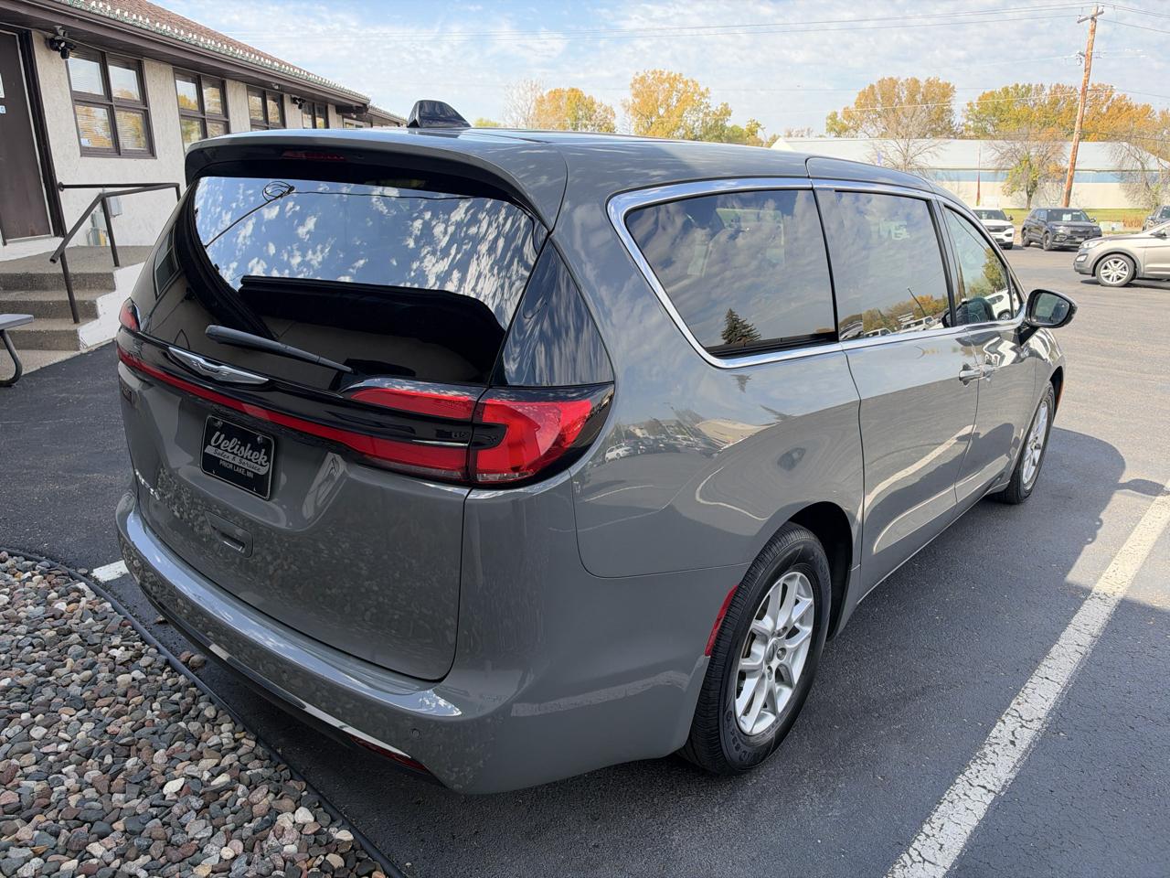 Chrysler Pacifica Select FWD 2025