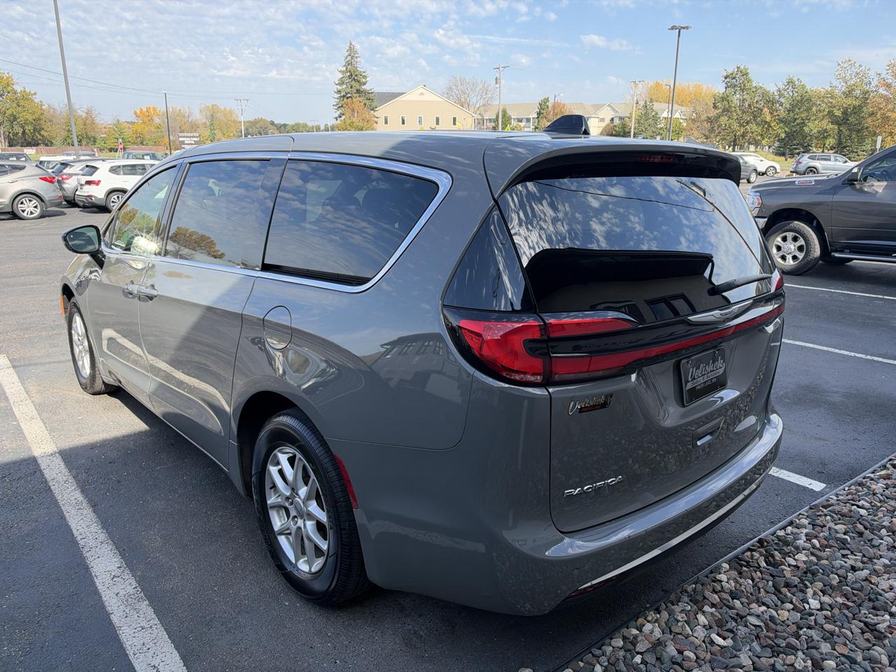 Chrysler Pacifica Select FWD 2025