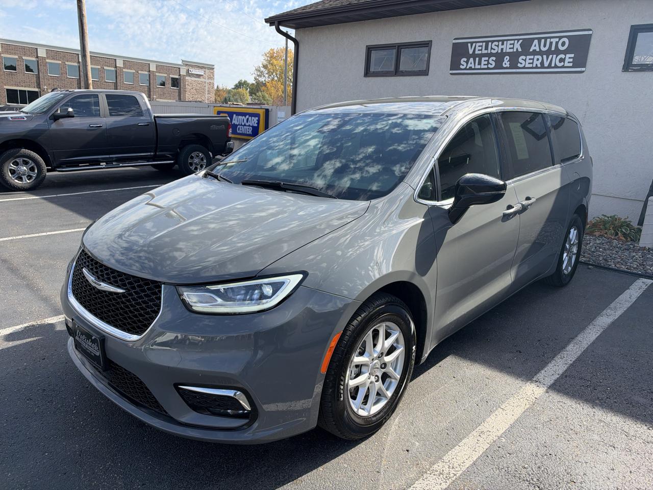 Chrysler Pacifica Select FWD 2025