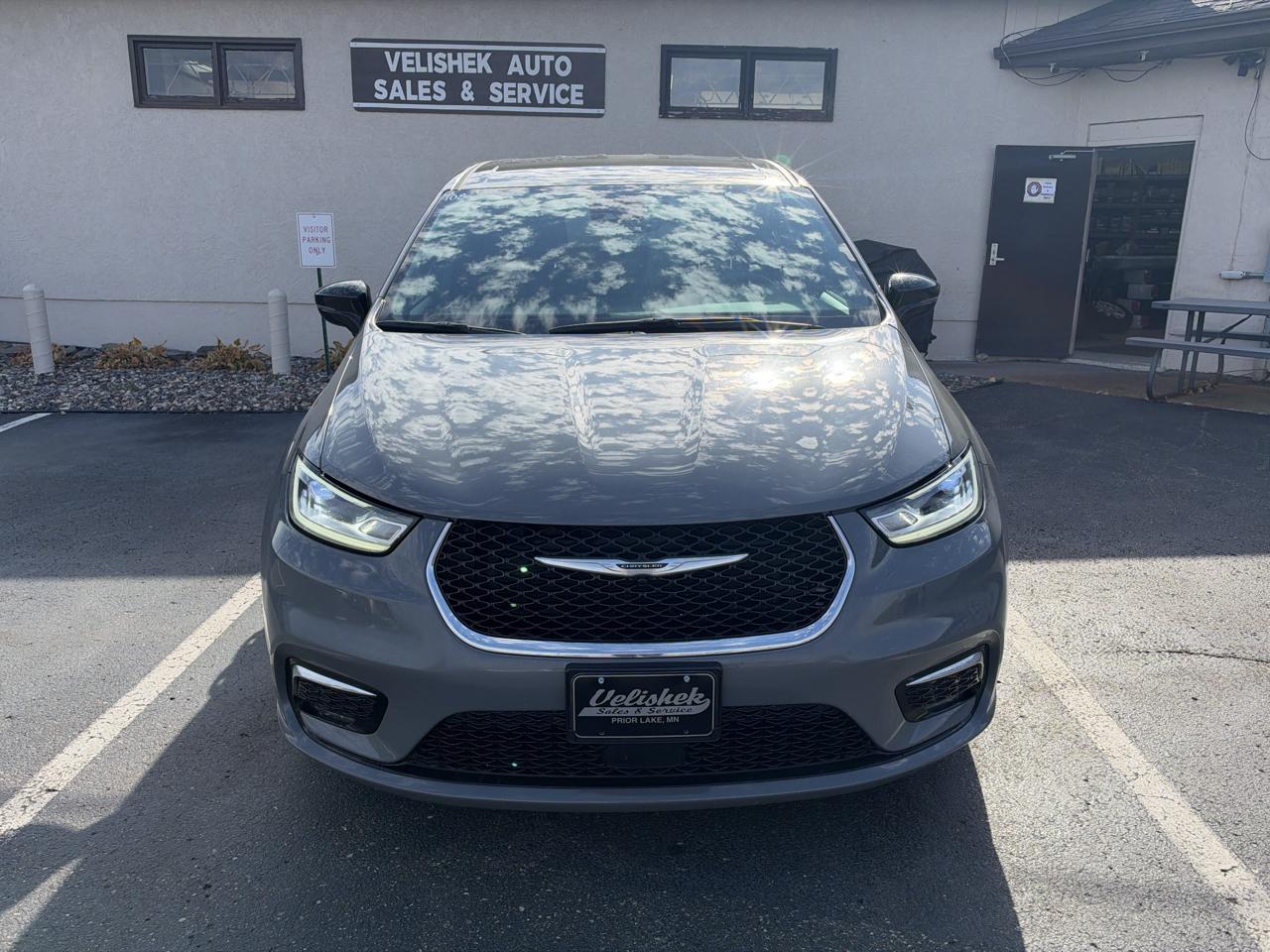 Chrysler Pacifica Select FWD 2025