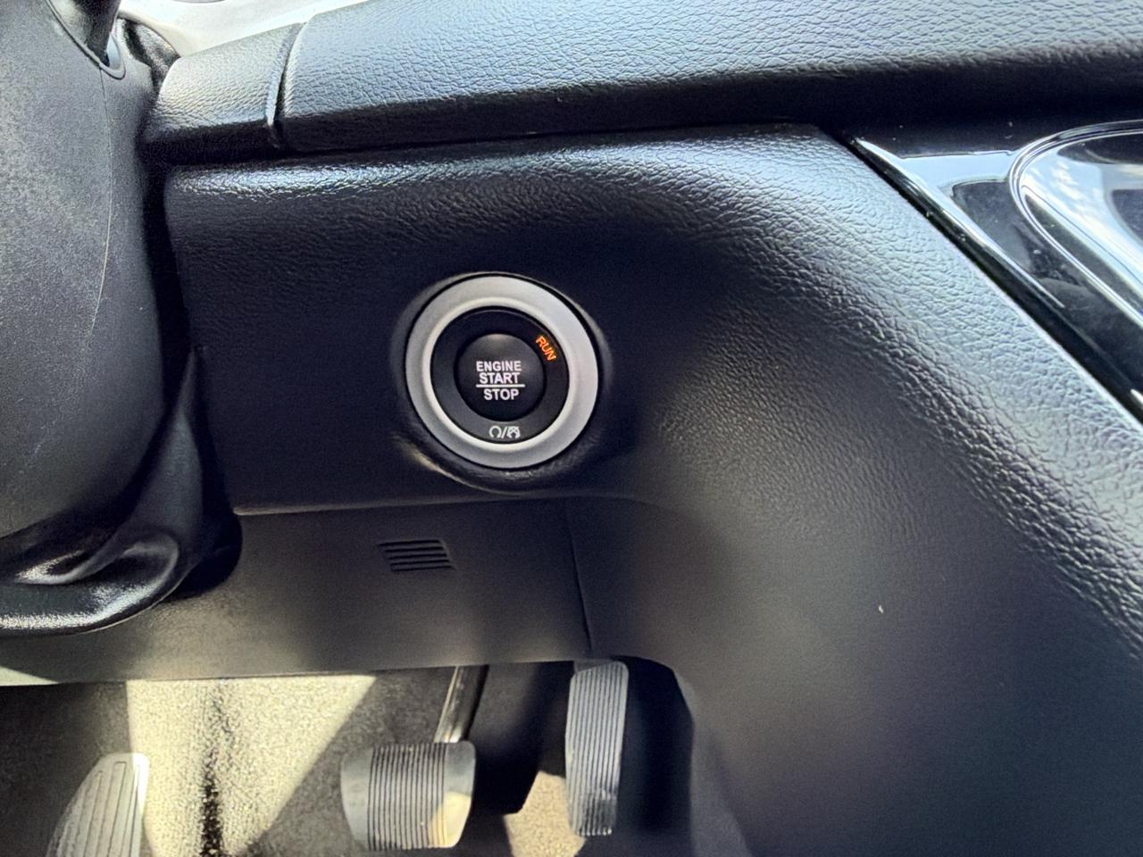 Chrysler Pacifica Select FWD 2025