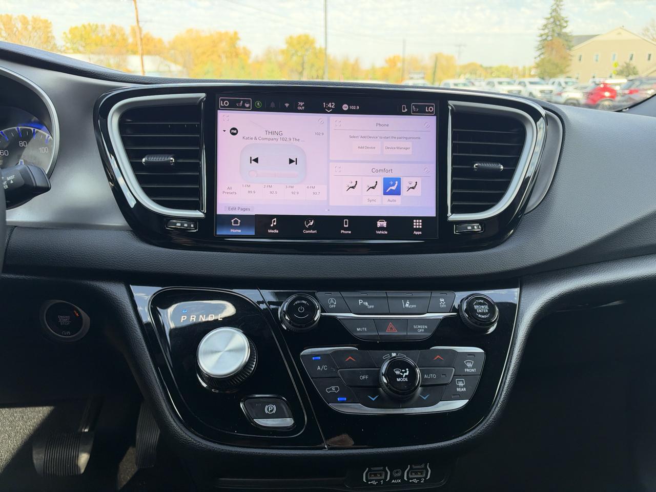 Chrysler Pacifica Select FWD 2025