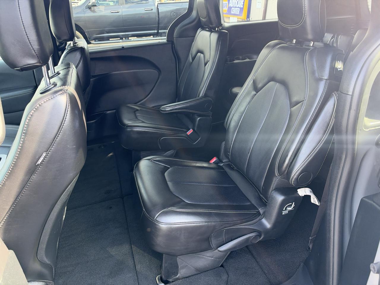 Chrysler Pacifica Select FWD 2025
