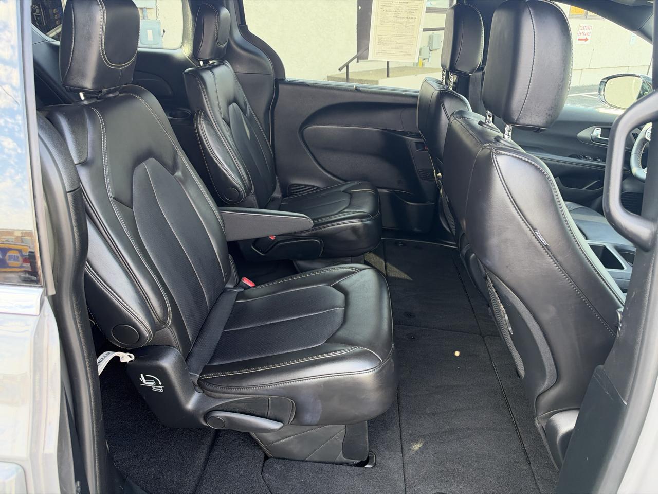 Chrysler Pacifica Select FWD 2025
