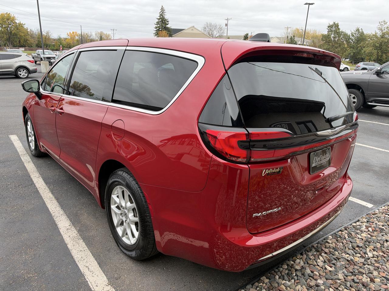 Chrysler Pacifica Select FWD 2025