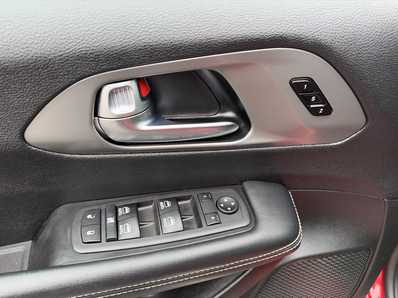 Chrysler Pacifica Select FWD 2025