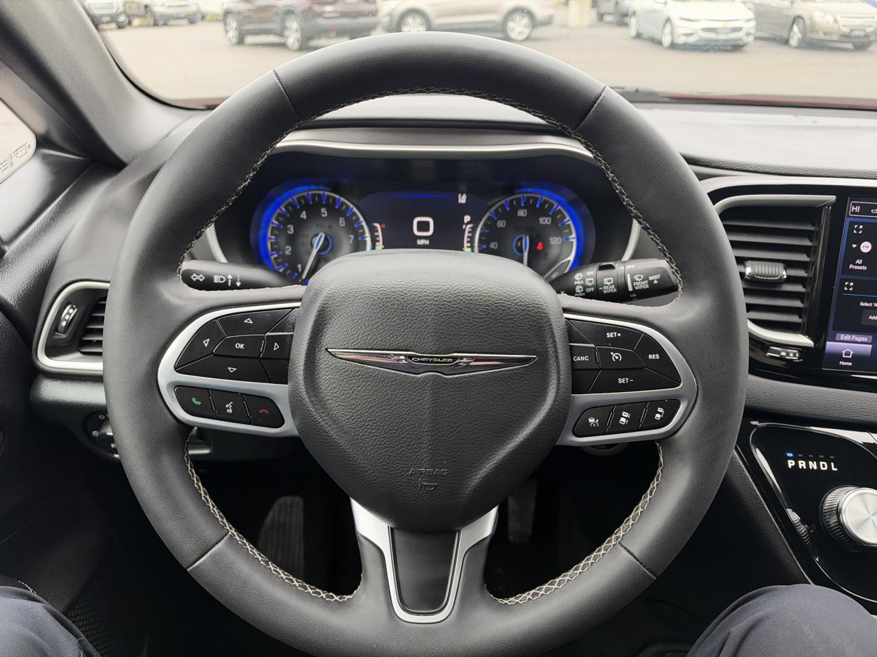 Chrysler Pacifica Select FWD 2025