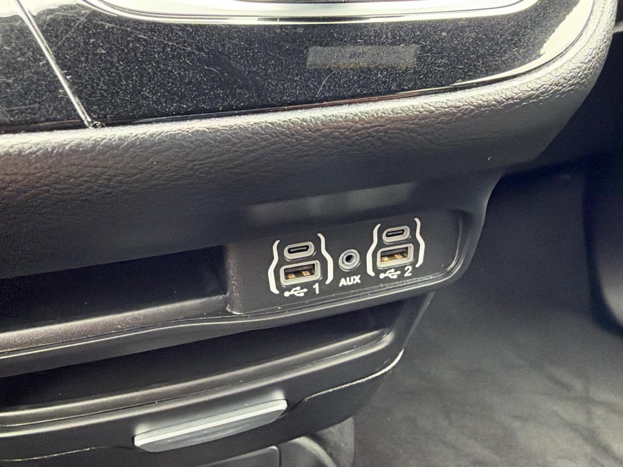 Chrysler Pacifica Select FWD 2025