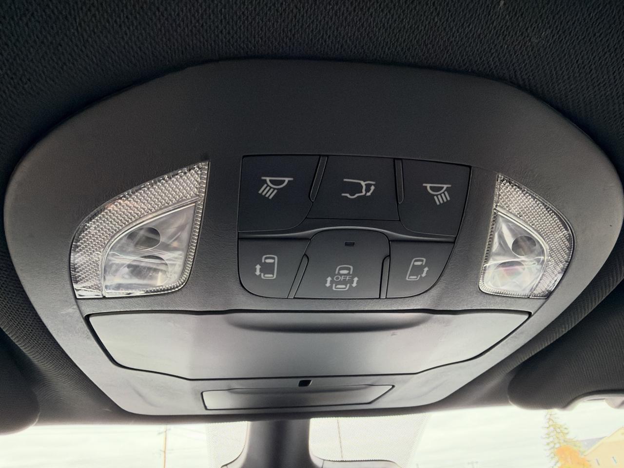 Chrysler Pacifica Select FWD 2025