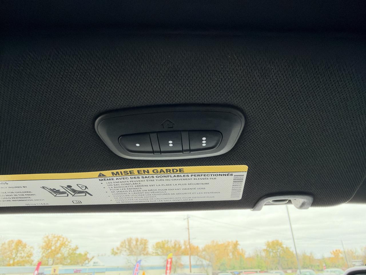 Chrysler Pacifica Select FWD 2025
